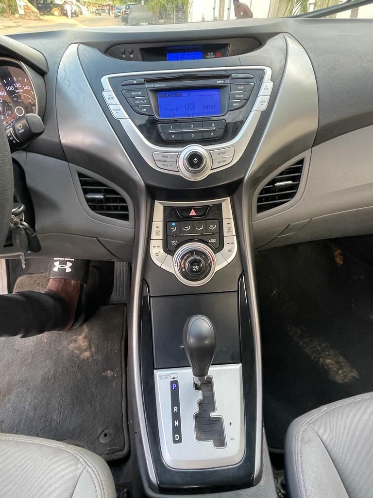 Hyundai Elantra Automatique Essence 2013