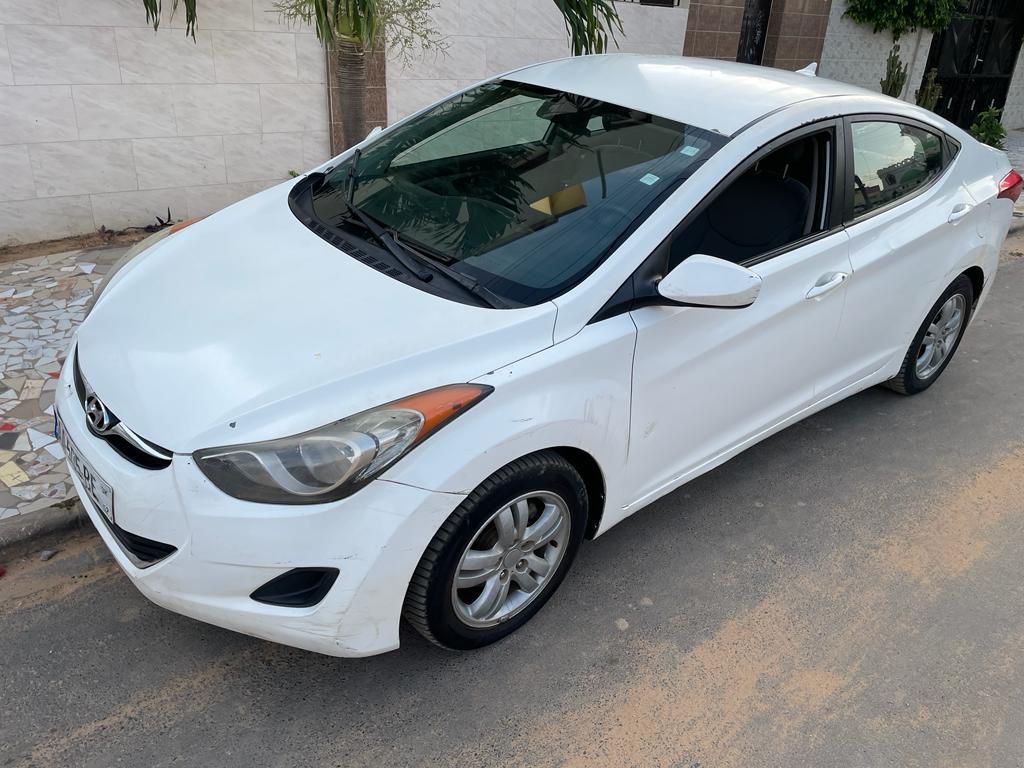 Hyundai Elantra Automatique Essence 2013
