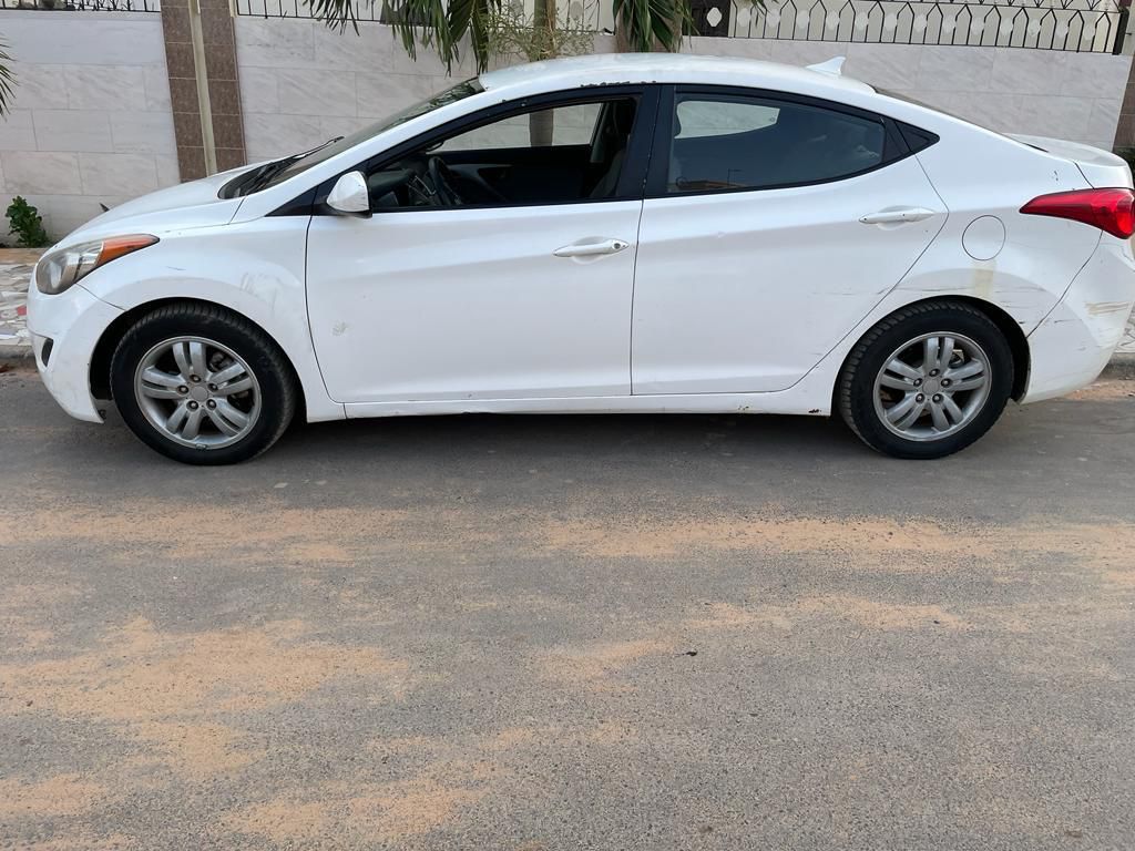 Hyundai Elantra Automatique Essence 2013