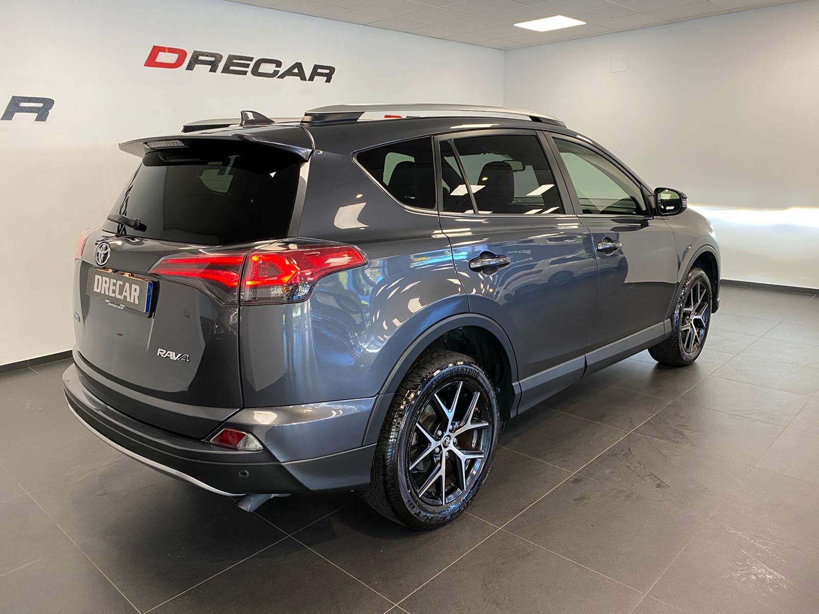 Toyota rav 4 manuel diésel 6 vitesses intérieur semi cuir année 2011