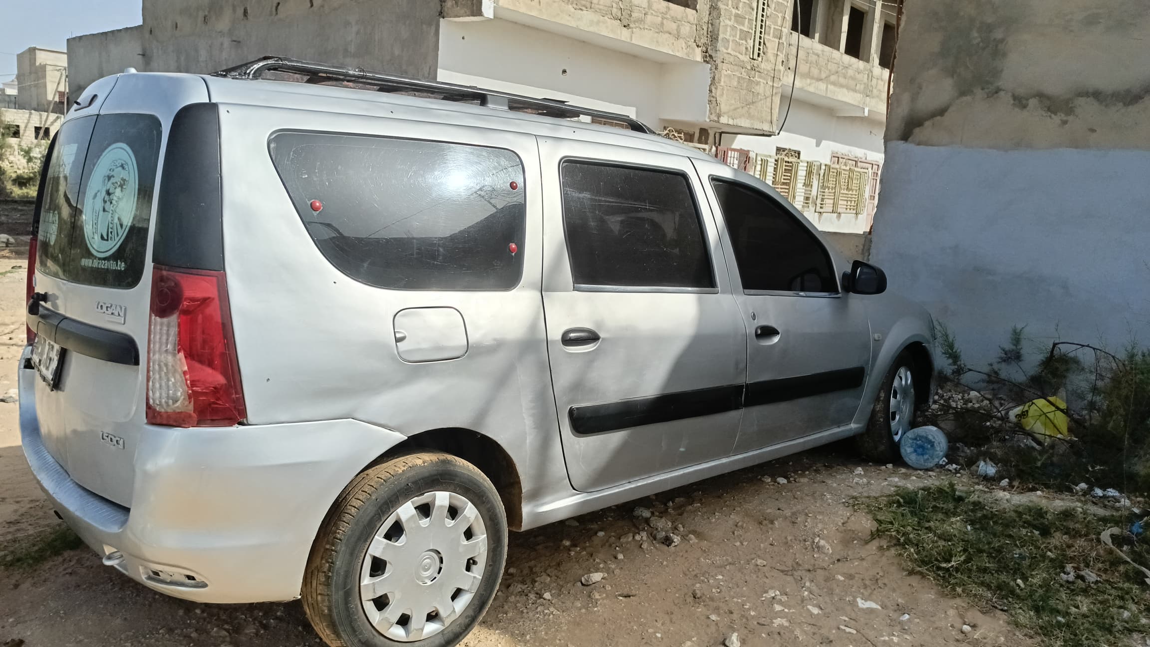 LOGAN DACIA 7 PLACE