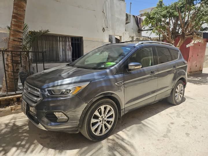 FORD ESCAPE TITANIUM 2017