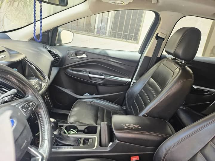 FORD ESCAPE TITANIUM 2017